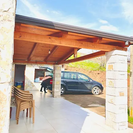 Ndoj Bukmire Domek letniskowy