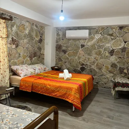 Ndoj Bukmire Lodge *